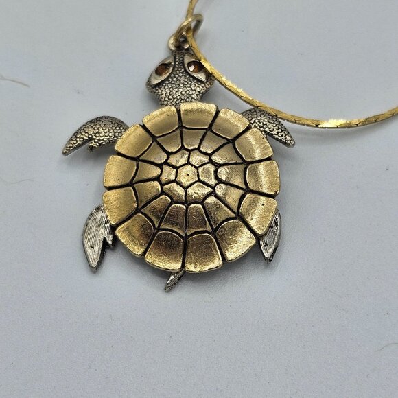 Two Tone Articulated Turtle Pendant Necklace Gold-tone Chain Vintage - Picture 4 of 4